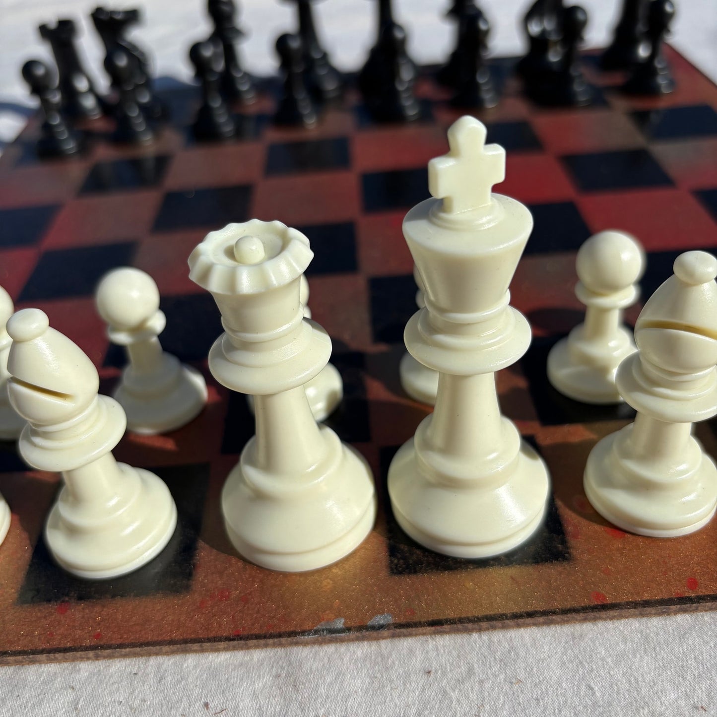 Goldish Red - Painted Chess Set