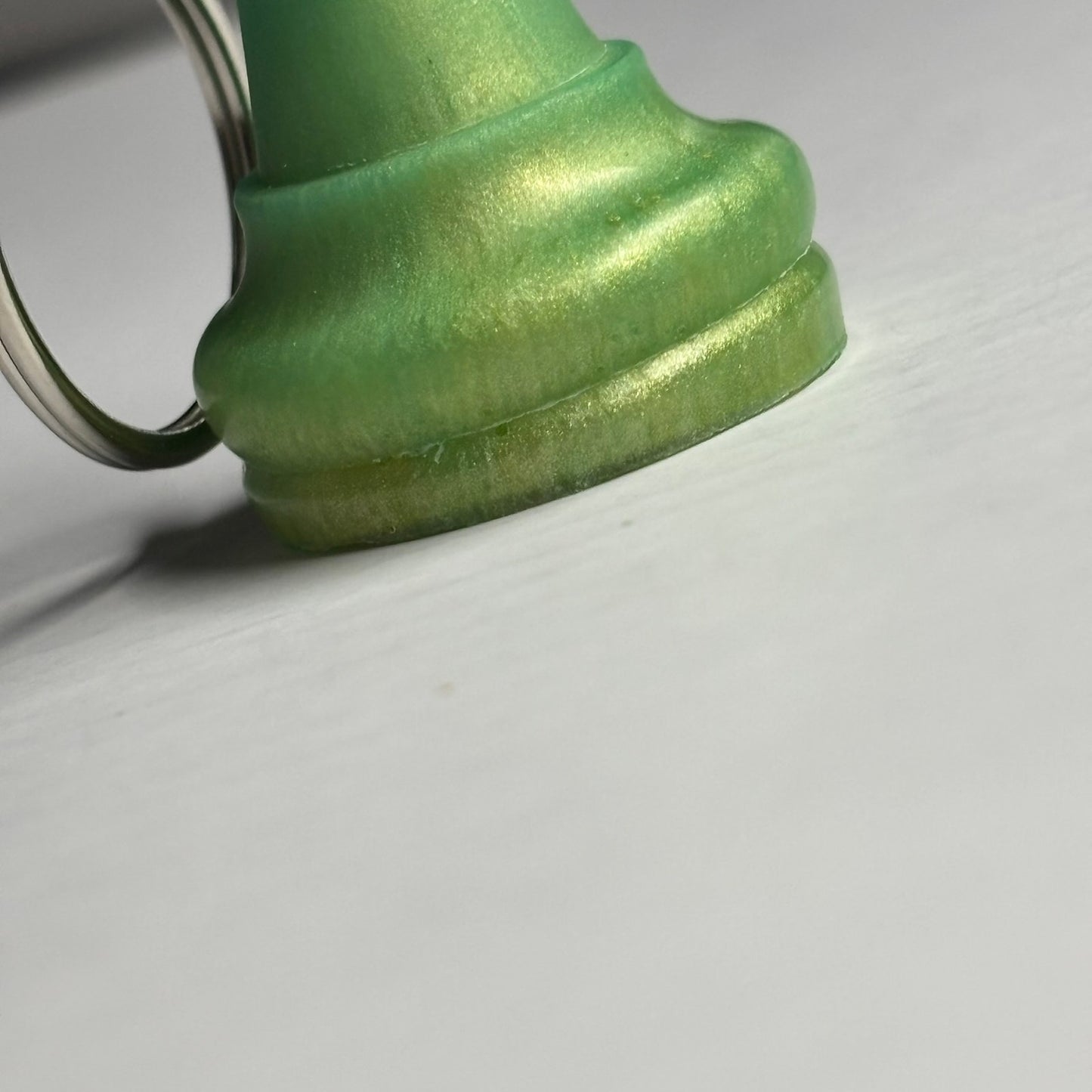 Green Mesh King - Handmade Resin Keychain