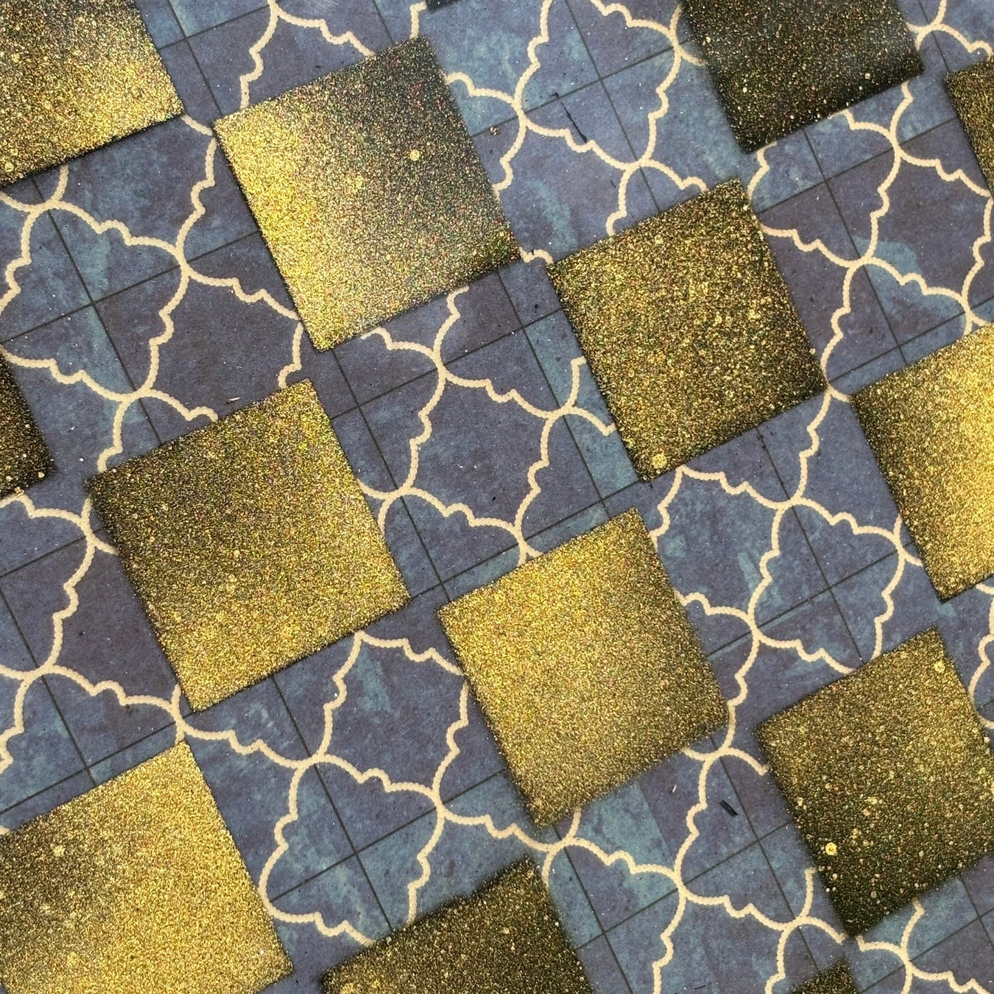 Blue Stem Patterned Gold Splash - Resin Coated Chess Board