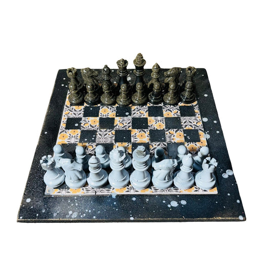 Supreme Vintage - Large Deluxe Chess Set