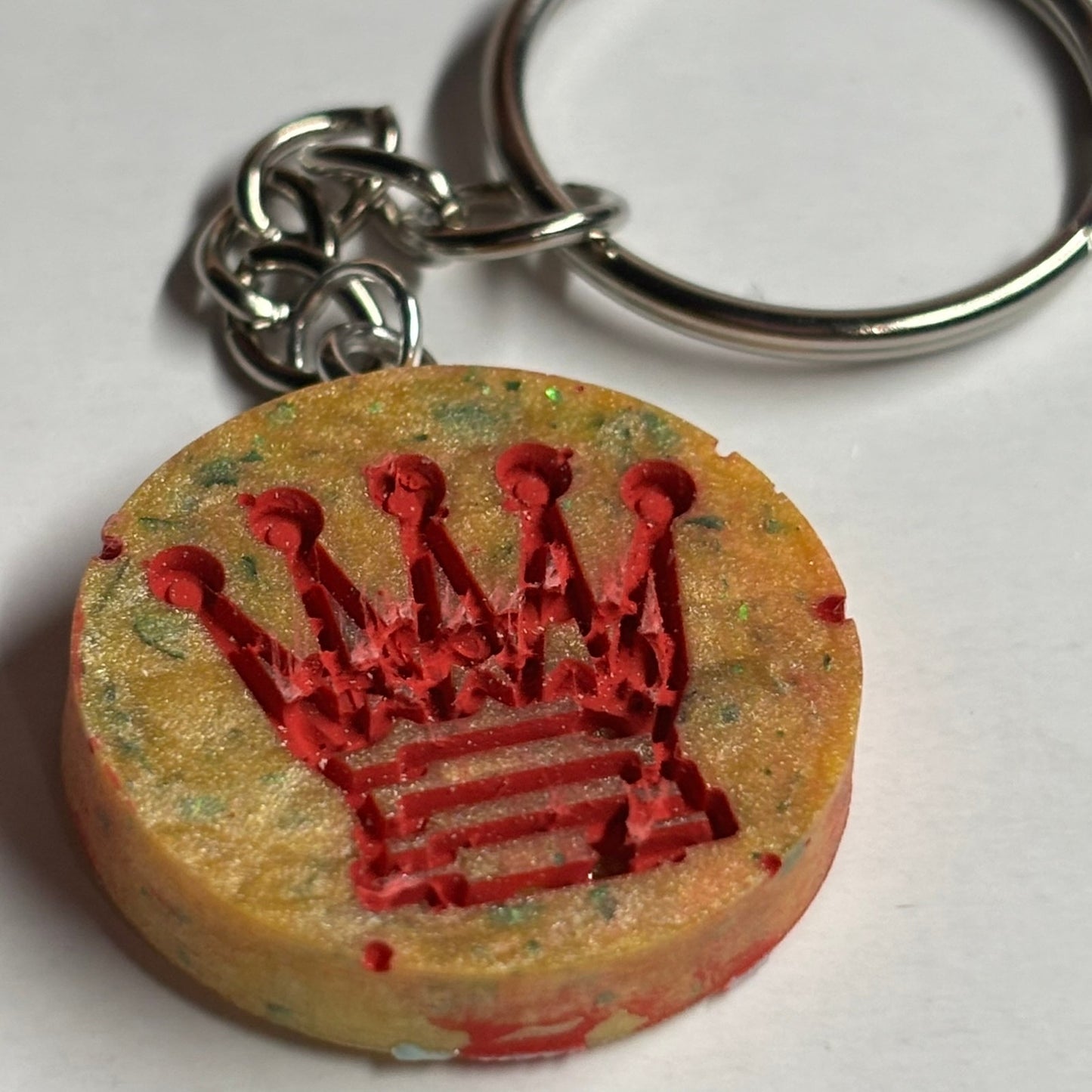 Prestigious Yellow Queen - Handmade Resin Keychain - Flat Edition