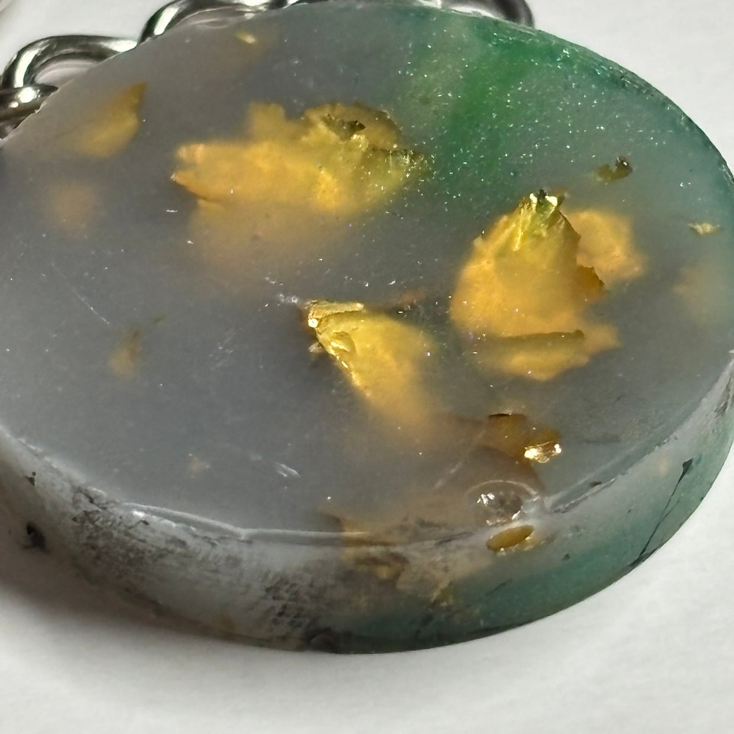 Green Gray King Handmade Resin Keychain - Flat Edition