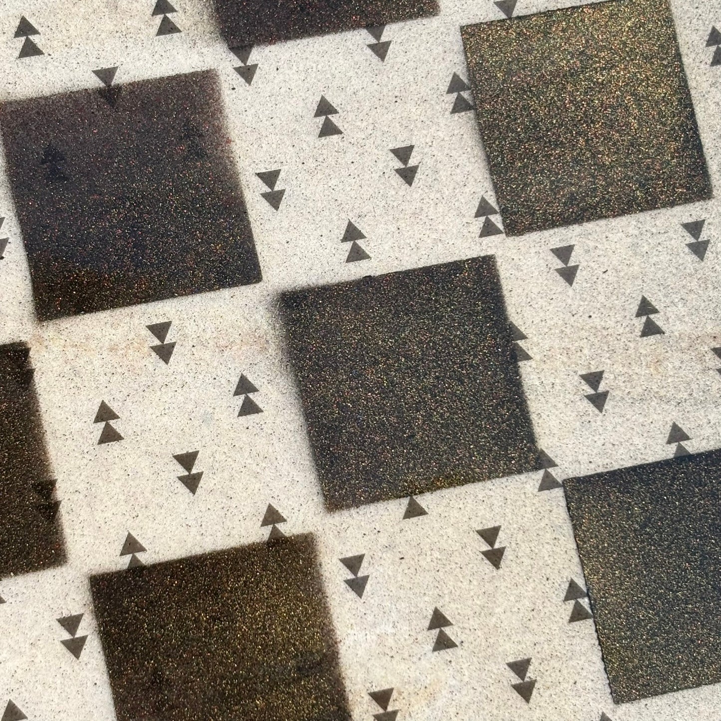 Vintage Arrows - Resin Coated Chess Board