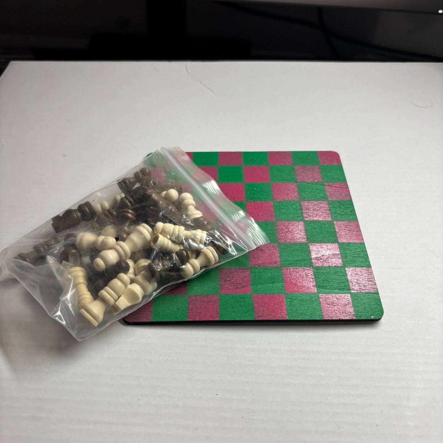 Pinkish Green - Mini Chess Set