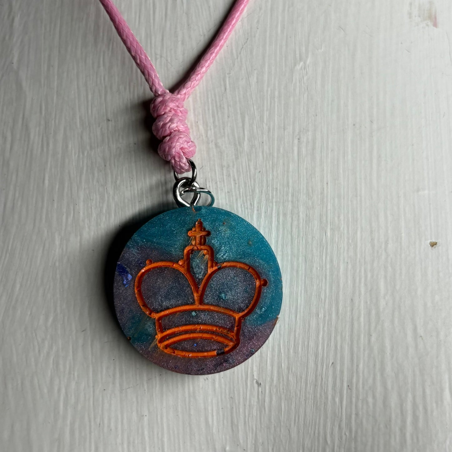 Red Print Retro King - Handmade Resin Chess Necklace