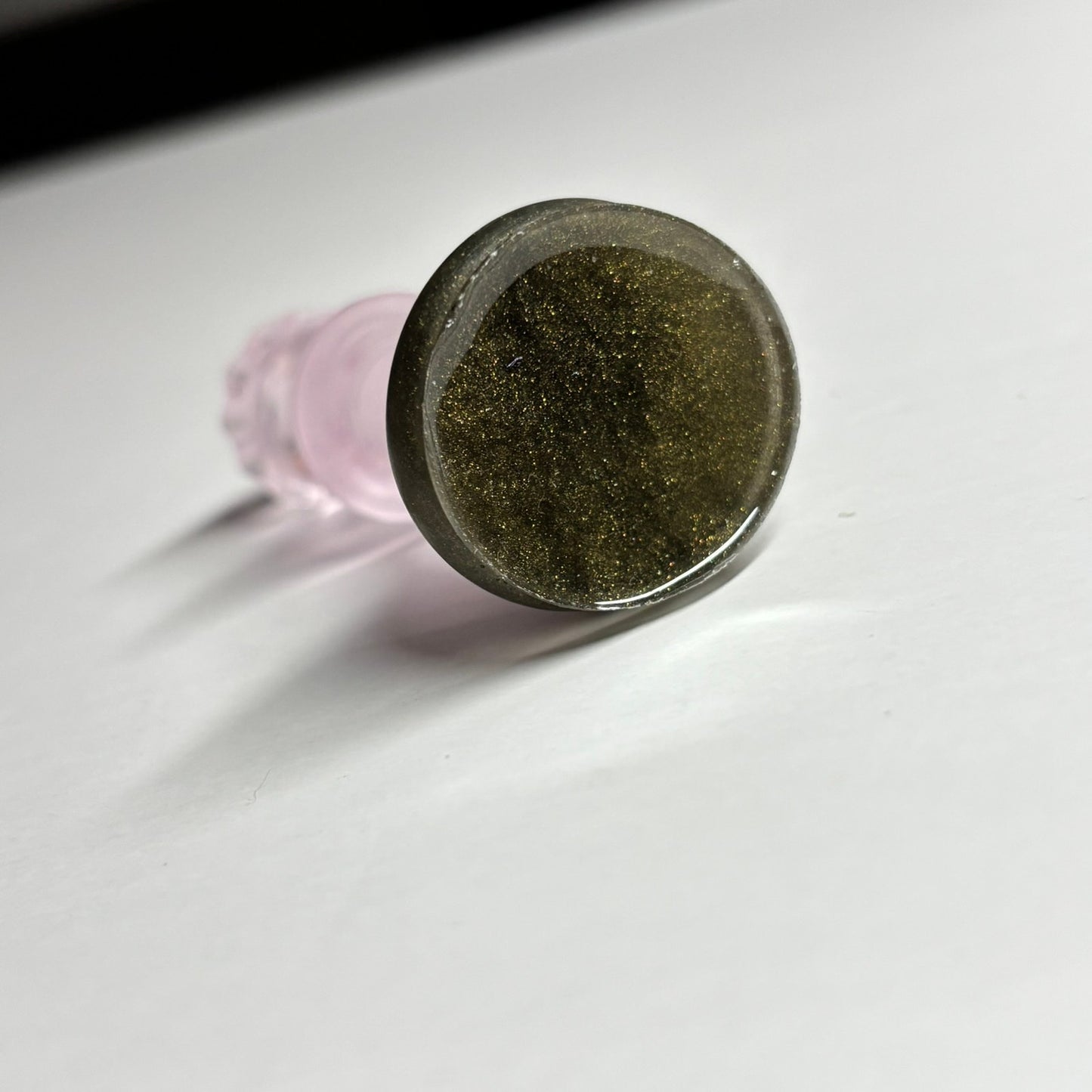 Vintage Pink Queen - Handmade Resin Keychain