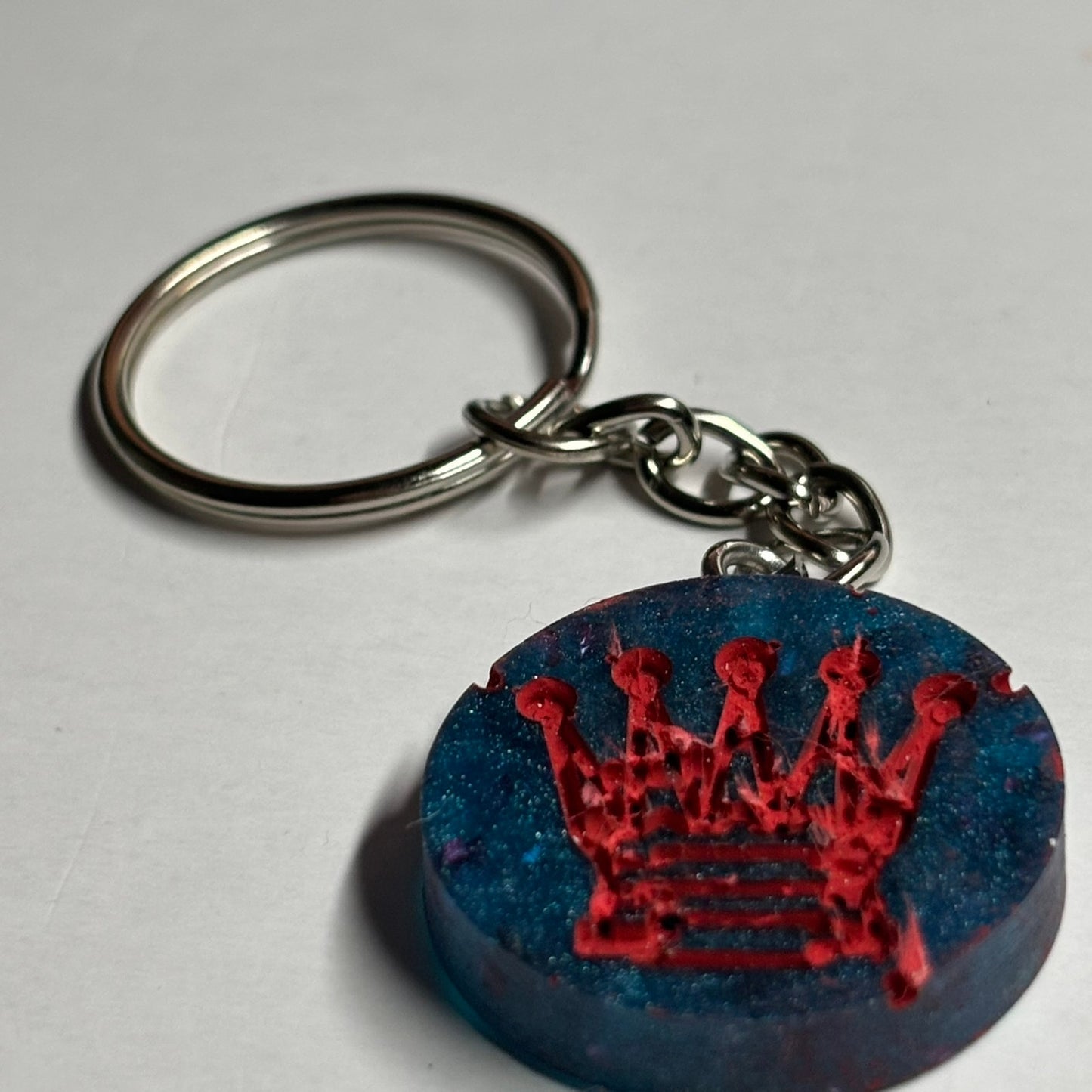 Blue Red Queen - Handmade Resin Keychain - Flat Edition