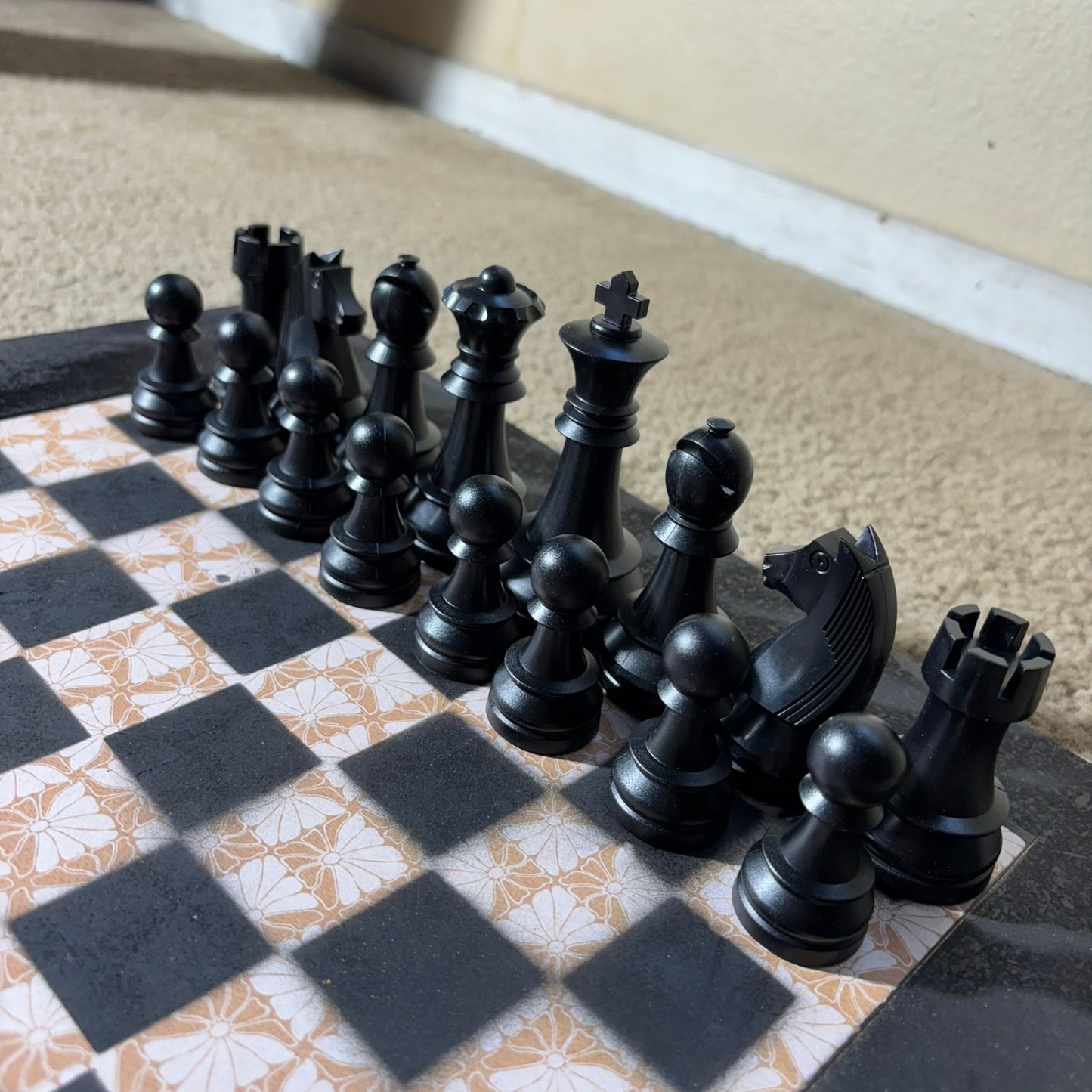 Golden Pattern - Large Deluxe Chess Set