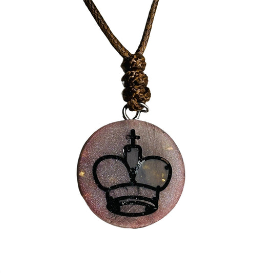 🎁 Brown Classic King - Handmade Resin Chess Necklace (100% off)