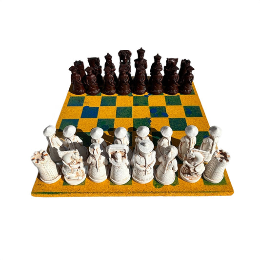 Green Bay Yellow - Chinese Edition Chess Set
