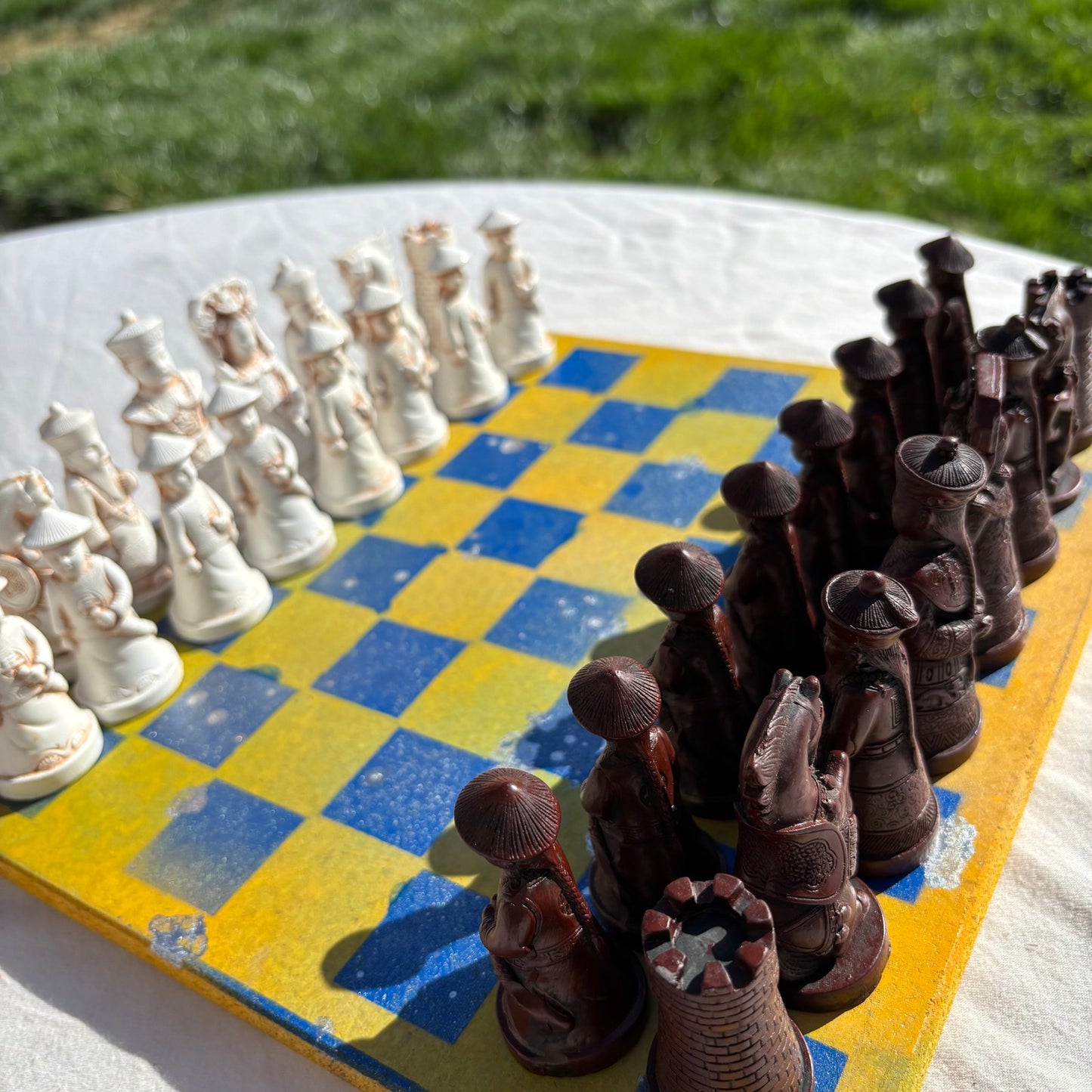 Yellow Blue Mist - Chinese Edition Chess Set