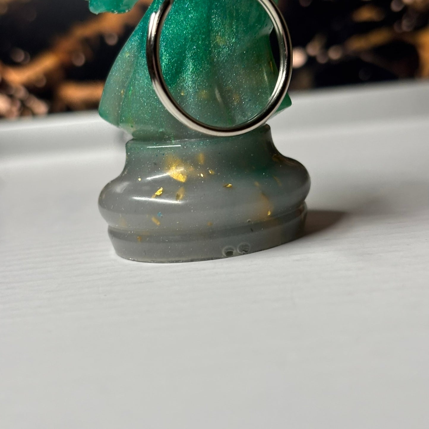 Beach Green Knight - Handmade Resin Keychain - Large Edition