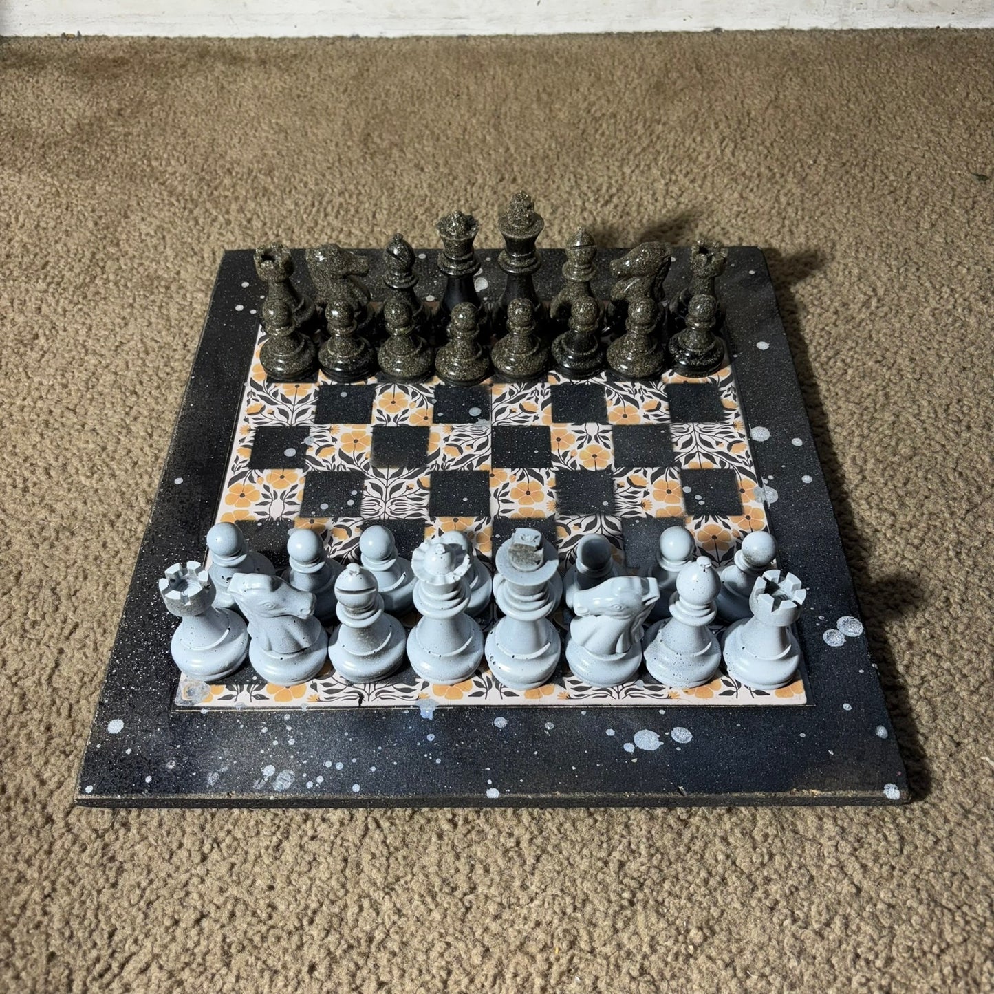 Supreme Vintage - Large Deluxe Chess Set