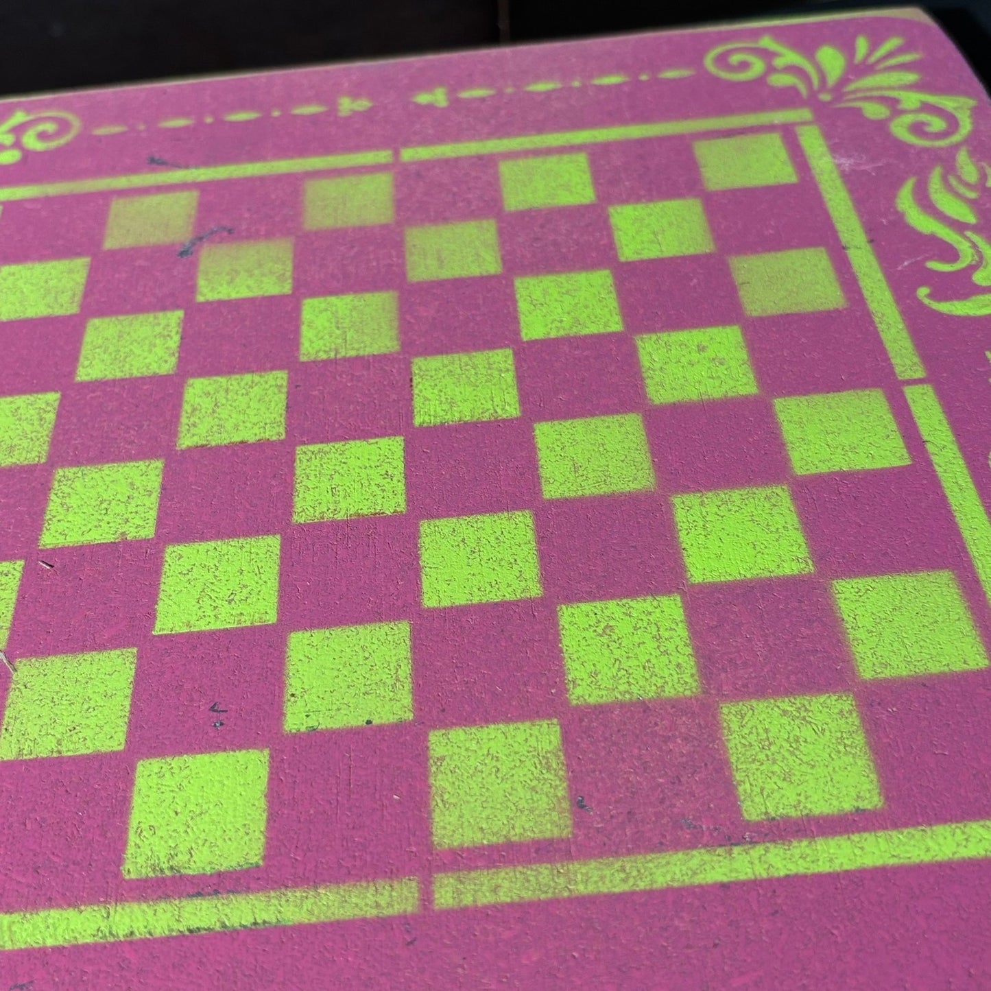 Neon Green Pink - Painted Chess Set