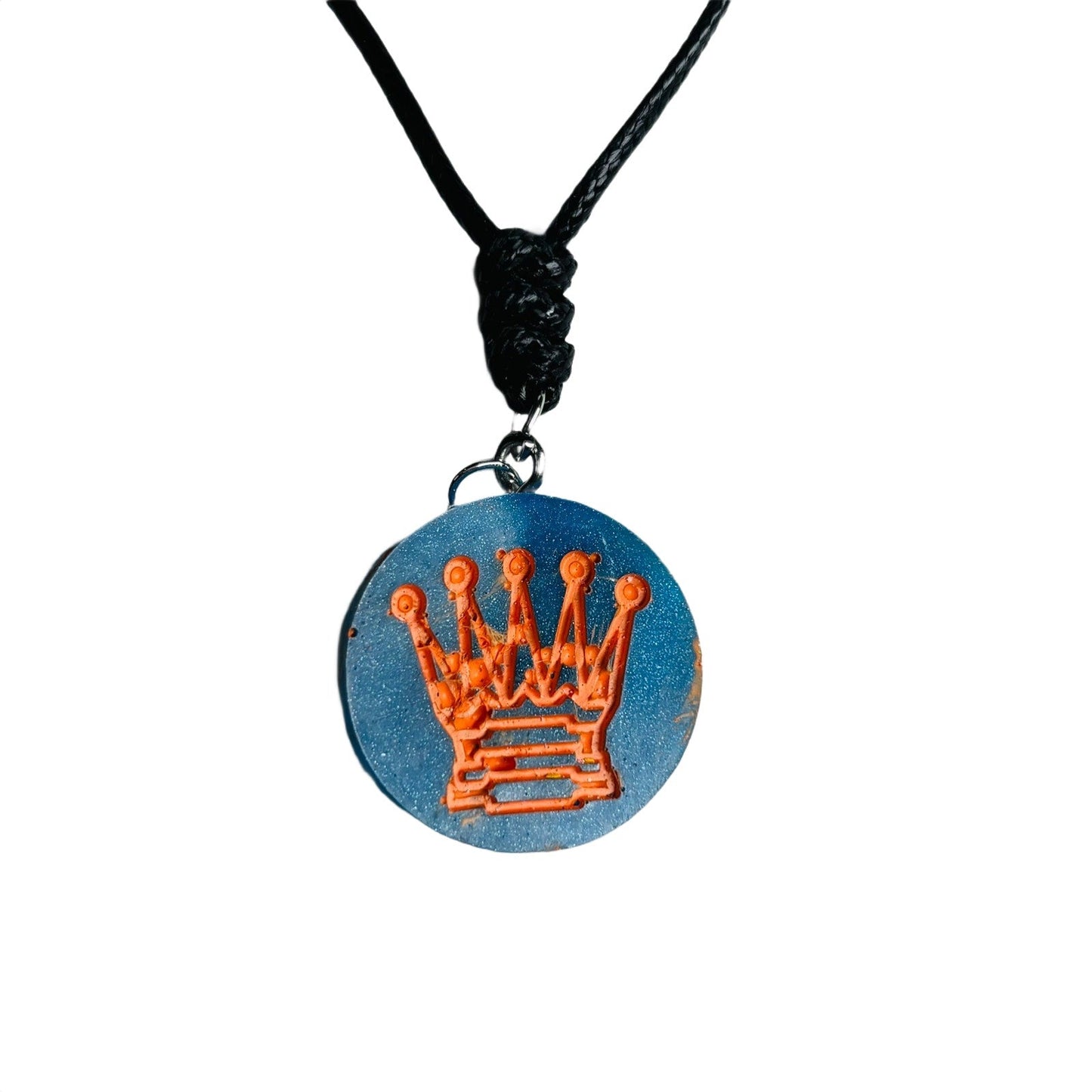 🎁 Blue & Orange Queen - Handmade Resin Chess Necklace (100% off)