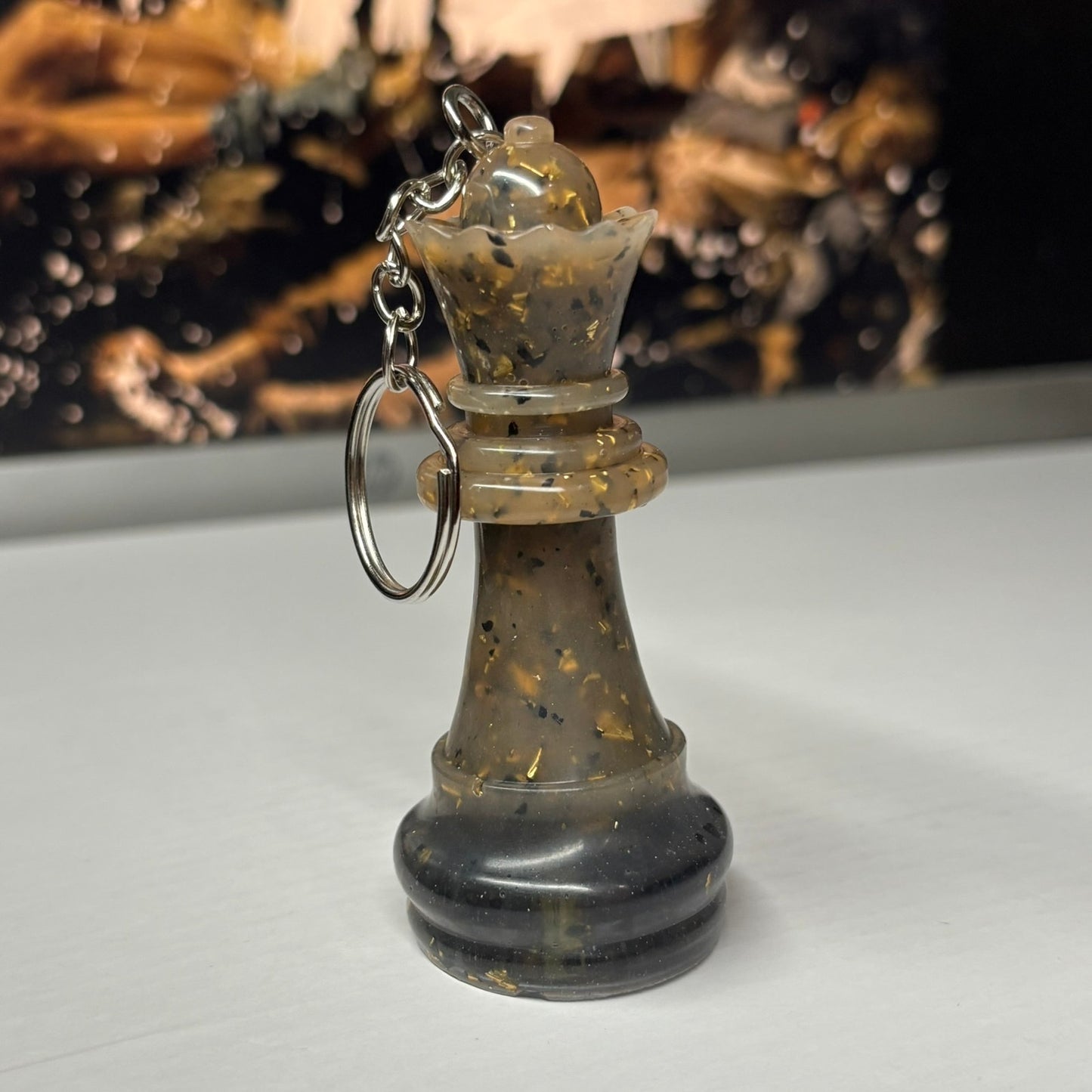 Queen Vintage Brown - Handmade Resin Keychain - Large Edition