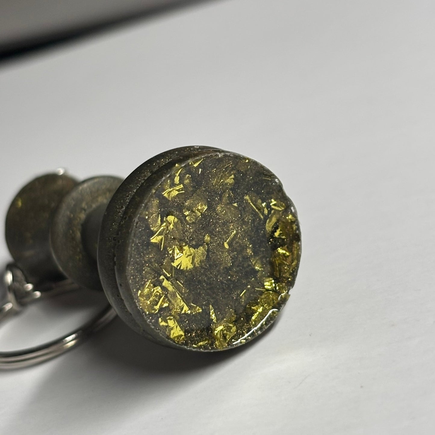 Vintage Green King - Handmade Resin Keychain