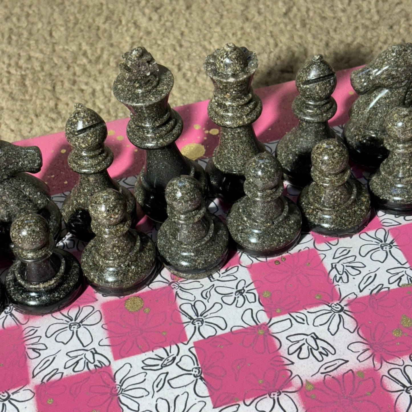 Supreme Pink Flowers - Large Deluxe Chess Set