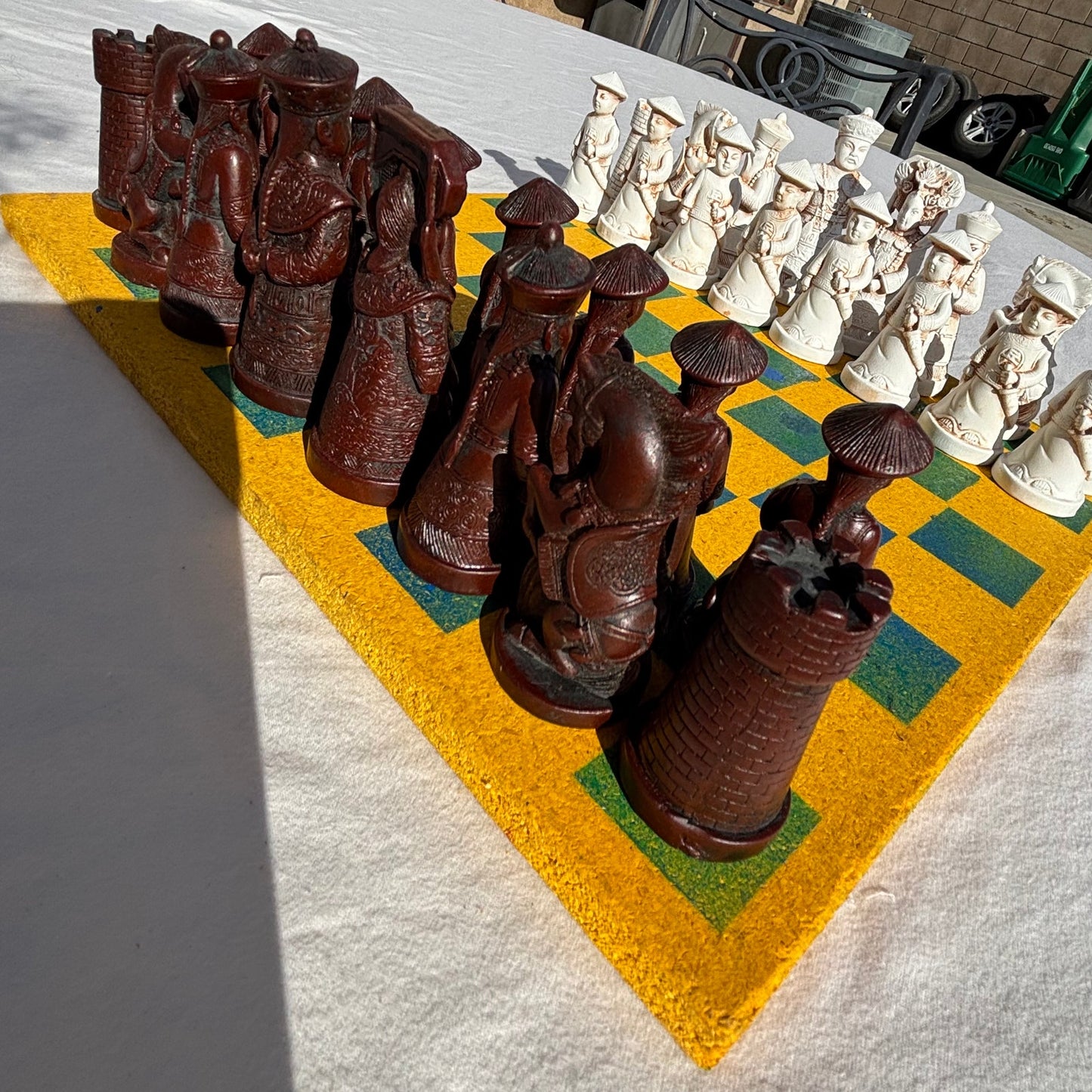 Green Bay Yellow - Chinese Edition Chess Set