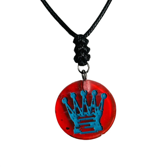 🎁 Blue Stamped Queen - Handmade Resin Chess Necklace (100% off)