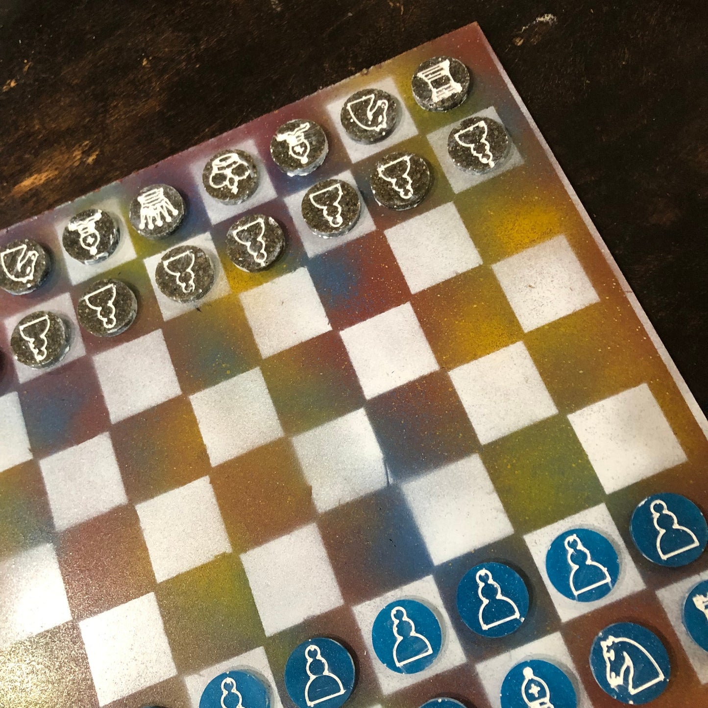 Color Mesh - Painted Chess Set