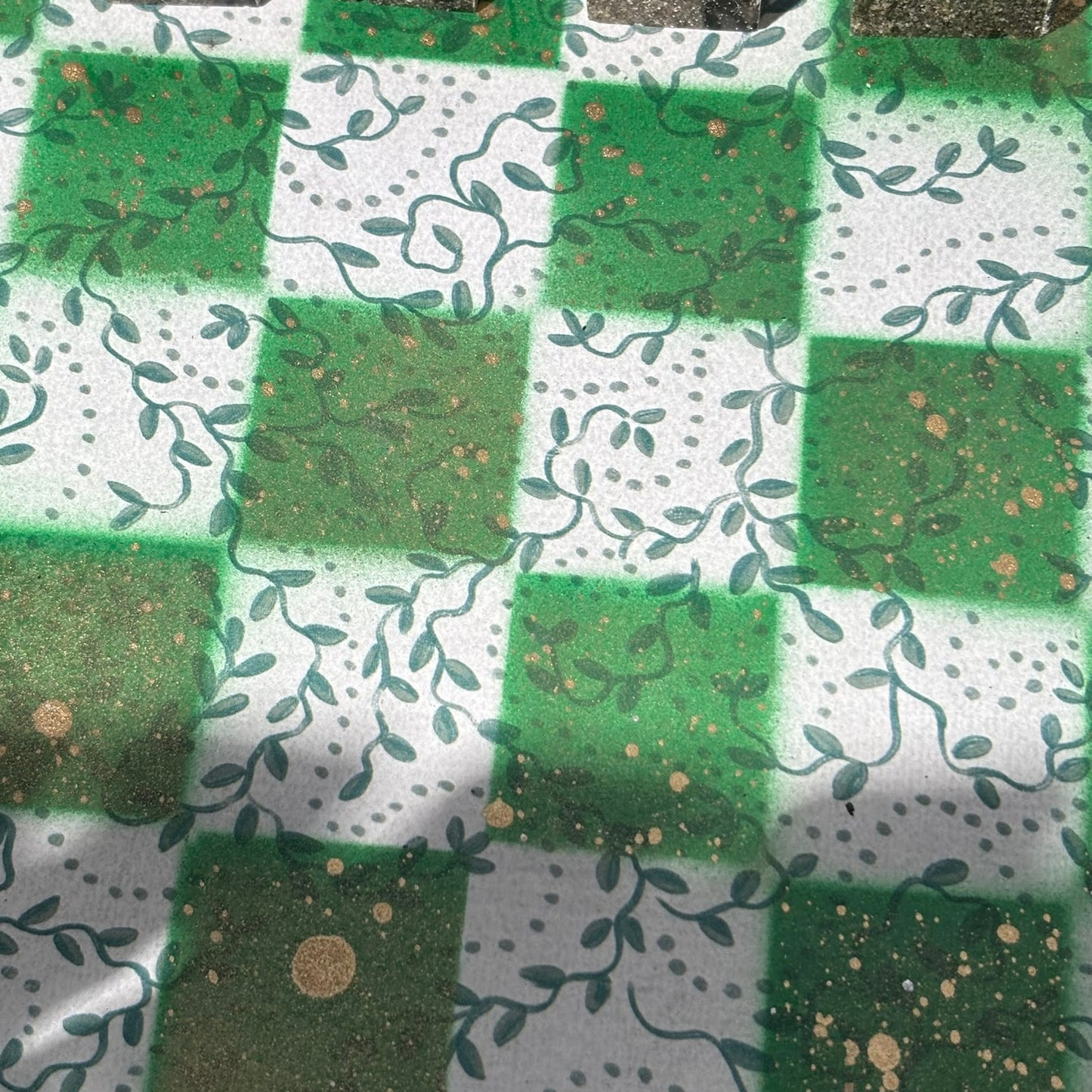 Royal Green Golden Drip - Large Deluxe Chess Set