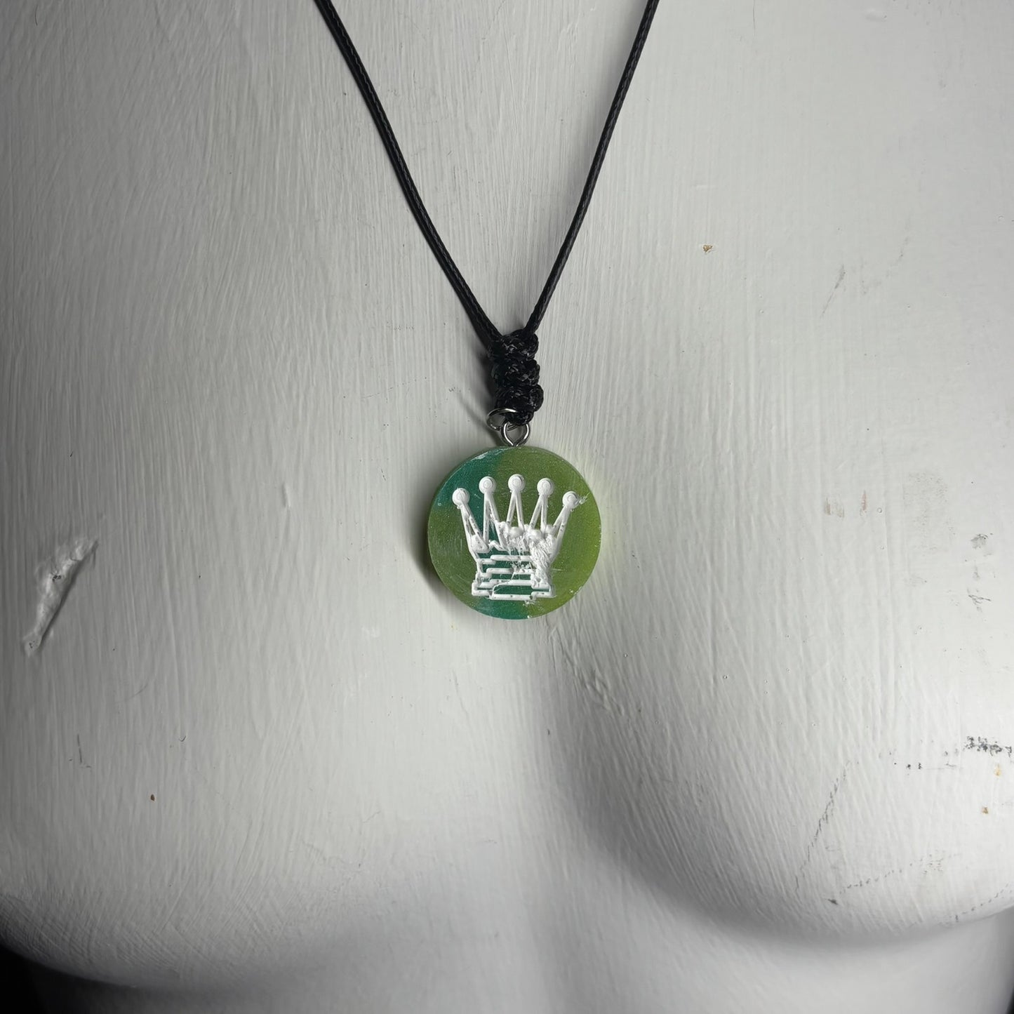 Mesh Green Queen - Handmade Resin Chess Necklace