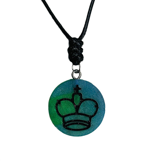 Green King - Handmade Resin Chess Necklace - Flat Edition