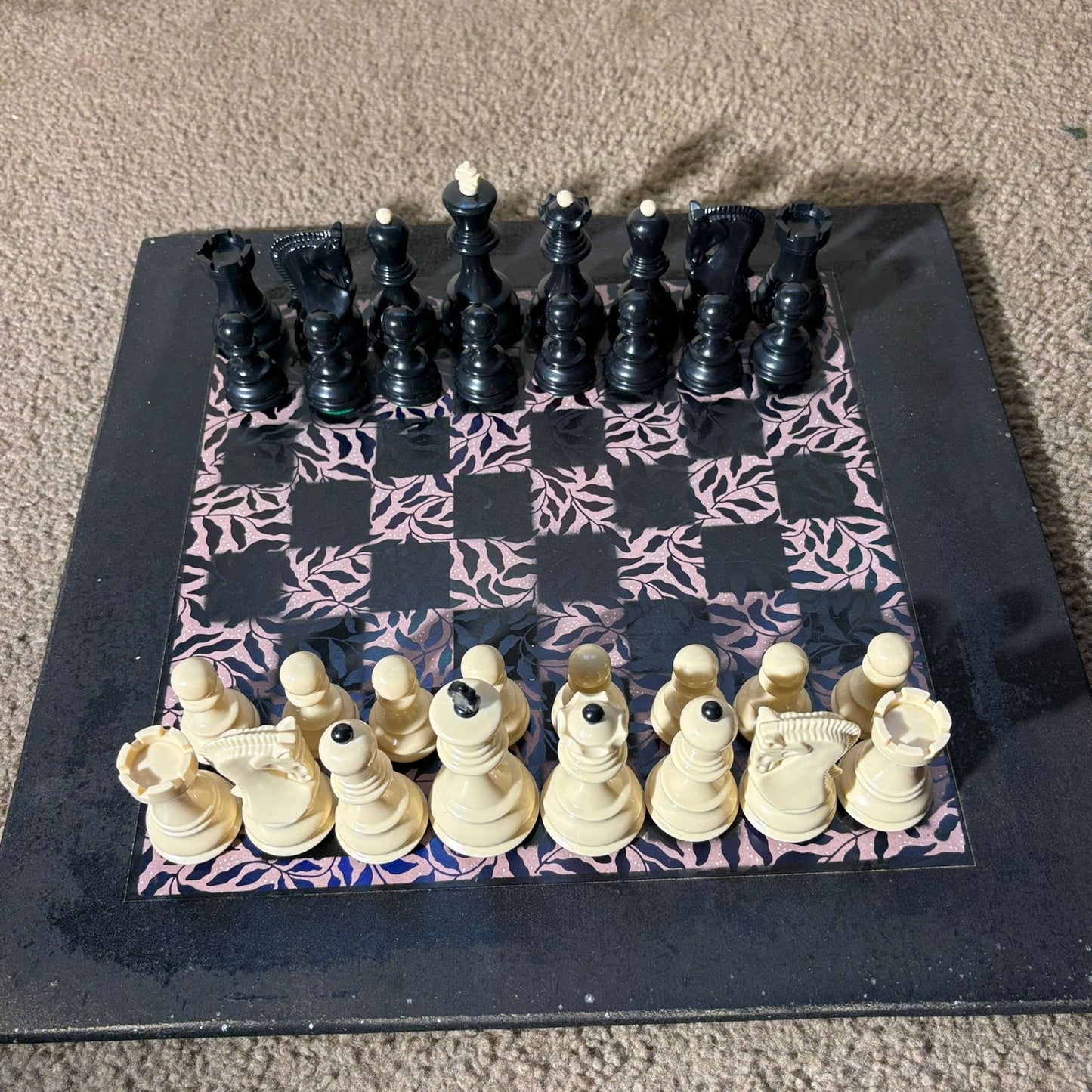 Mystic Leaves - Large Deluxe Chess Set