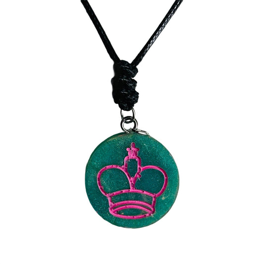 🎁 Aqua Pink King - Handmade Resin Chess Necklace (100% off)