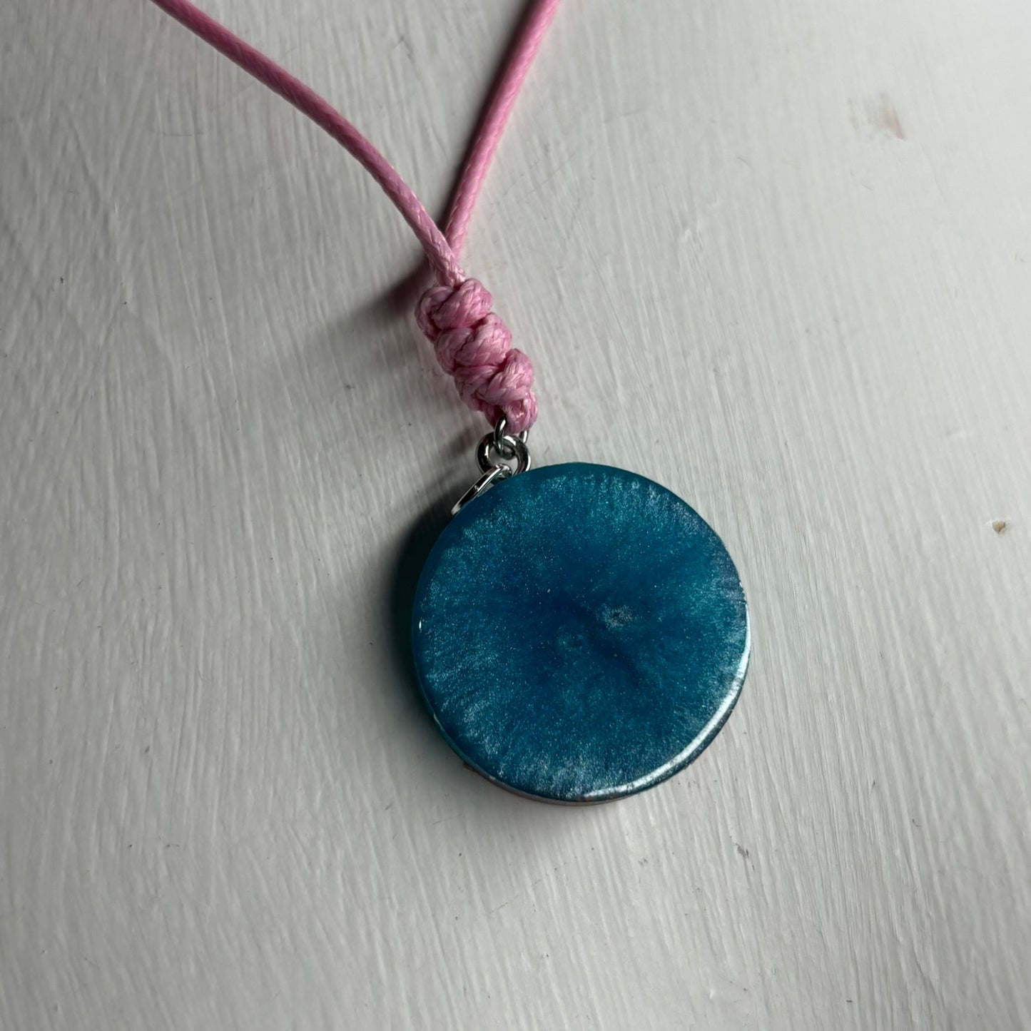 Red Print Retro King - Handmade Resin Chess Necklace