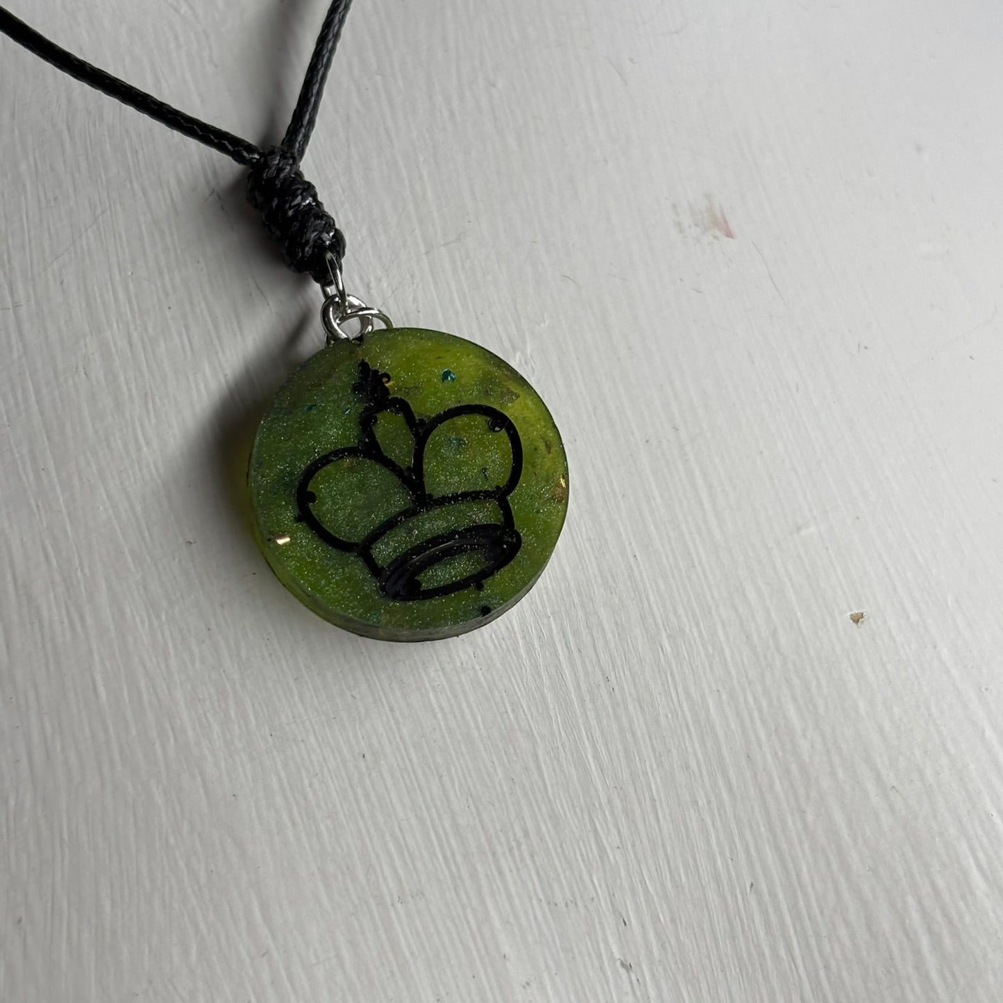 Green Sparkle King - Handmade Resin Chess Necklace