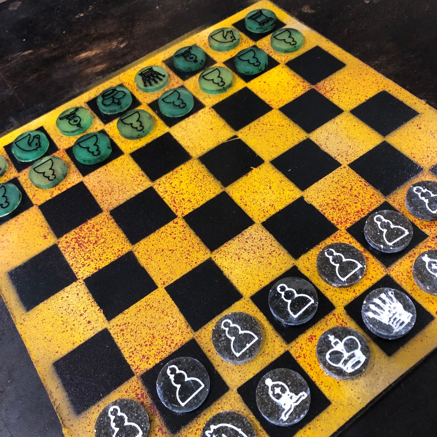 Speckled Green/Yellow - Painted Chess Set