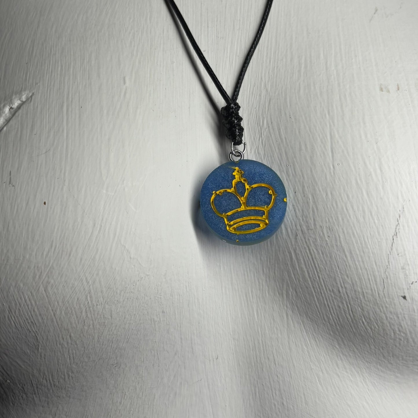 Royal King - Handmade Resin Chess Necklace - Flat Edition