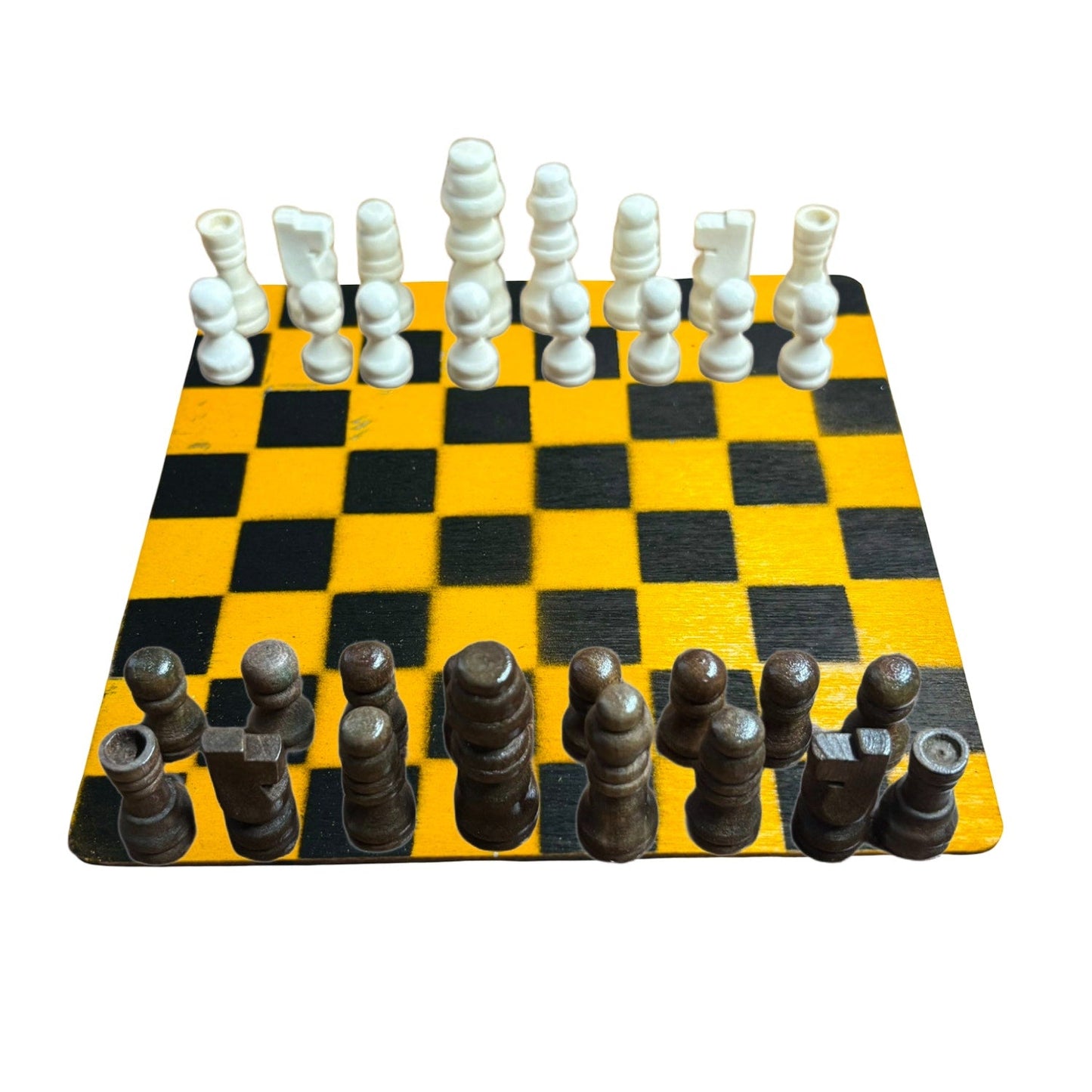 🎁 Yellow & Black - Mini Chess Set (100% off)