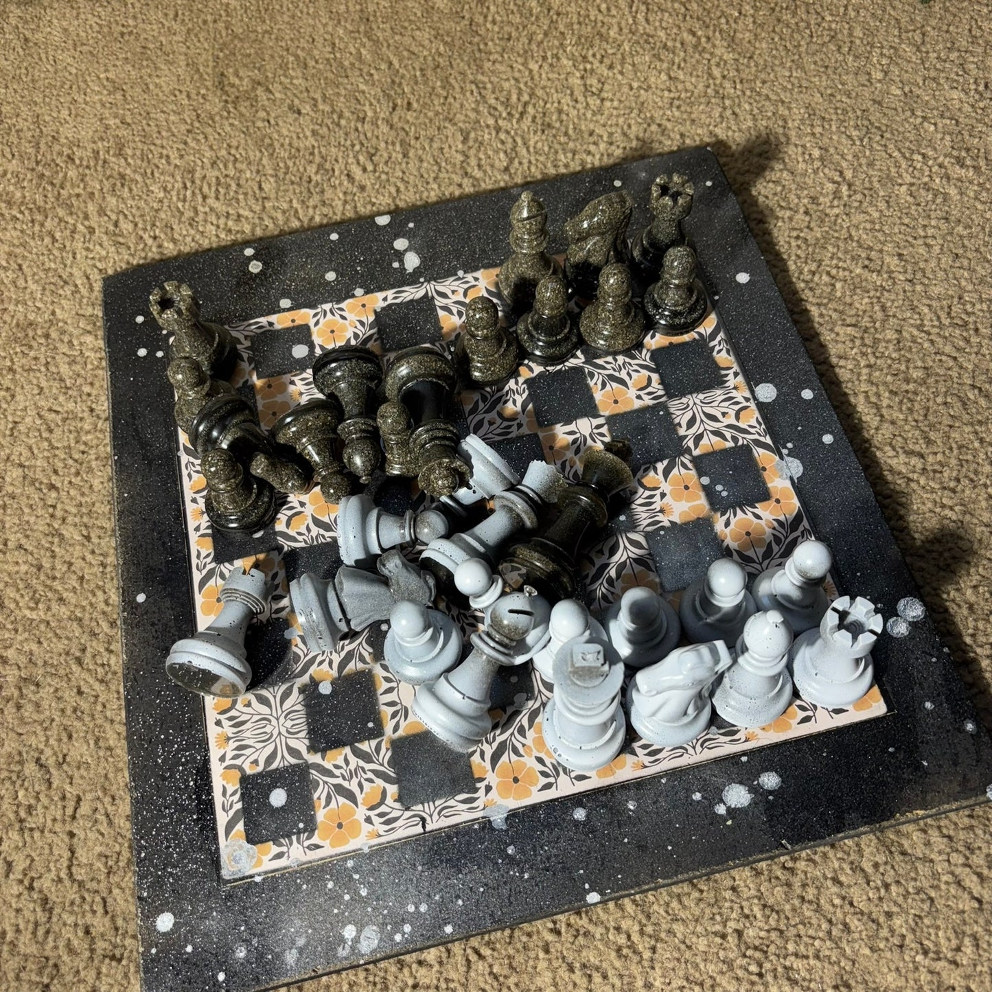 Supreme Vintage - Large Deluxe Chess Set
