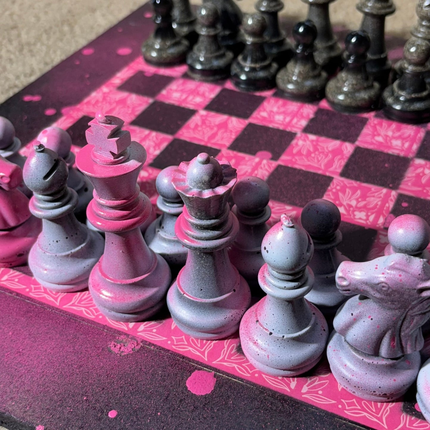 Supreme Pink - Large Deluxe Chess Set