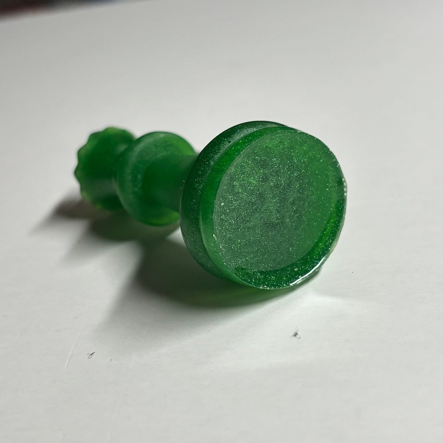 Solid Green Queen - Handmade Resin Keychain