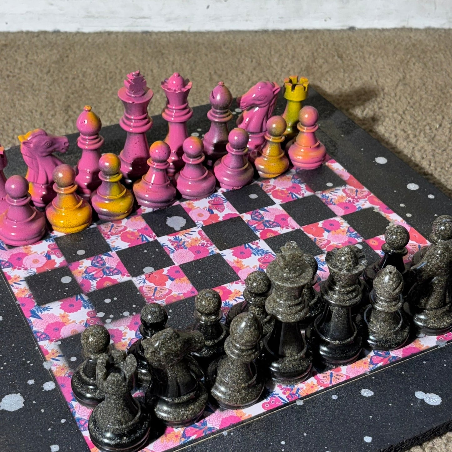 Sunset Flowered Pink - Large Deluxe Chess Set