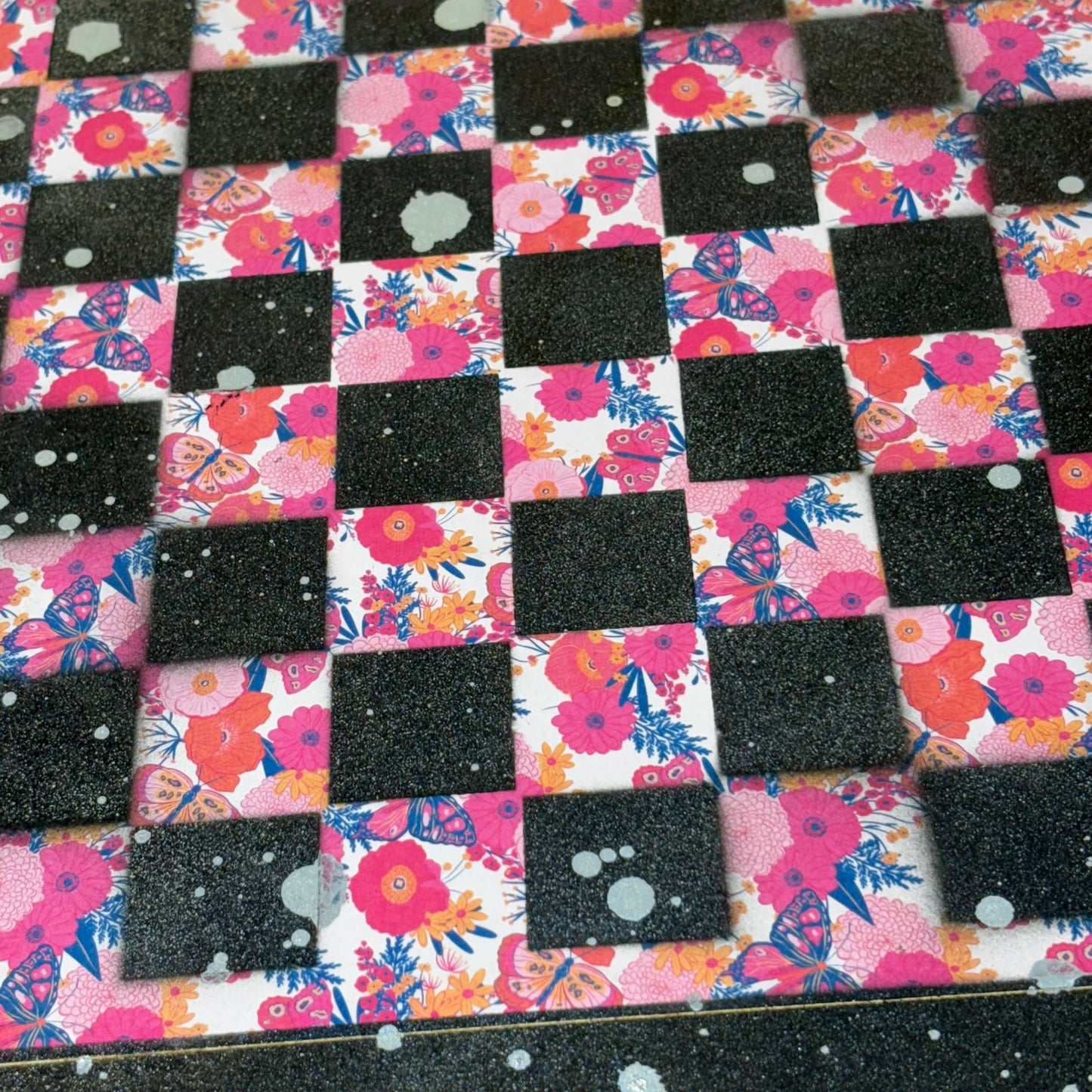 Sunset Flowered Pink - Large Deluxe Chess Set
