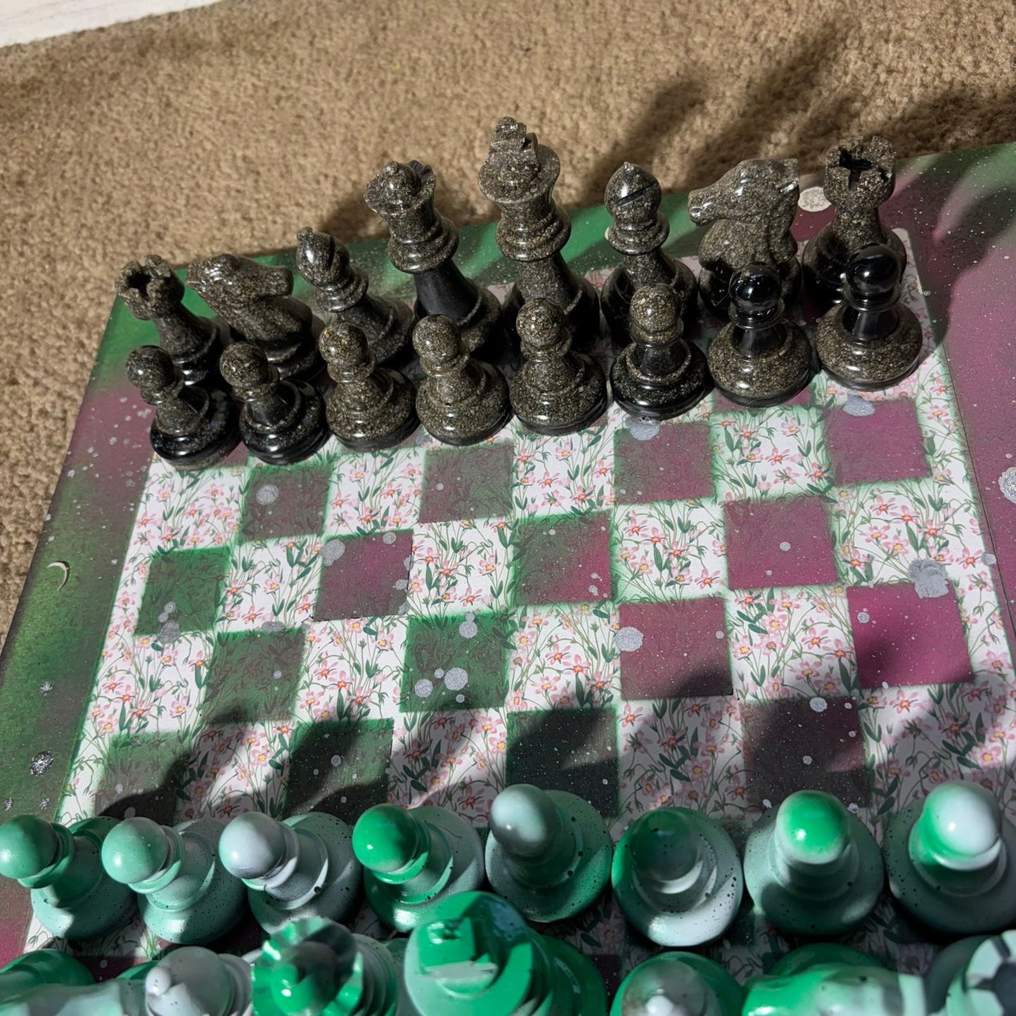 Green Pink Mesh - Large Deluxe Chess Set
