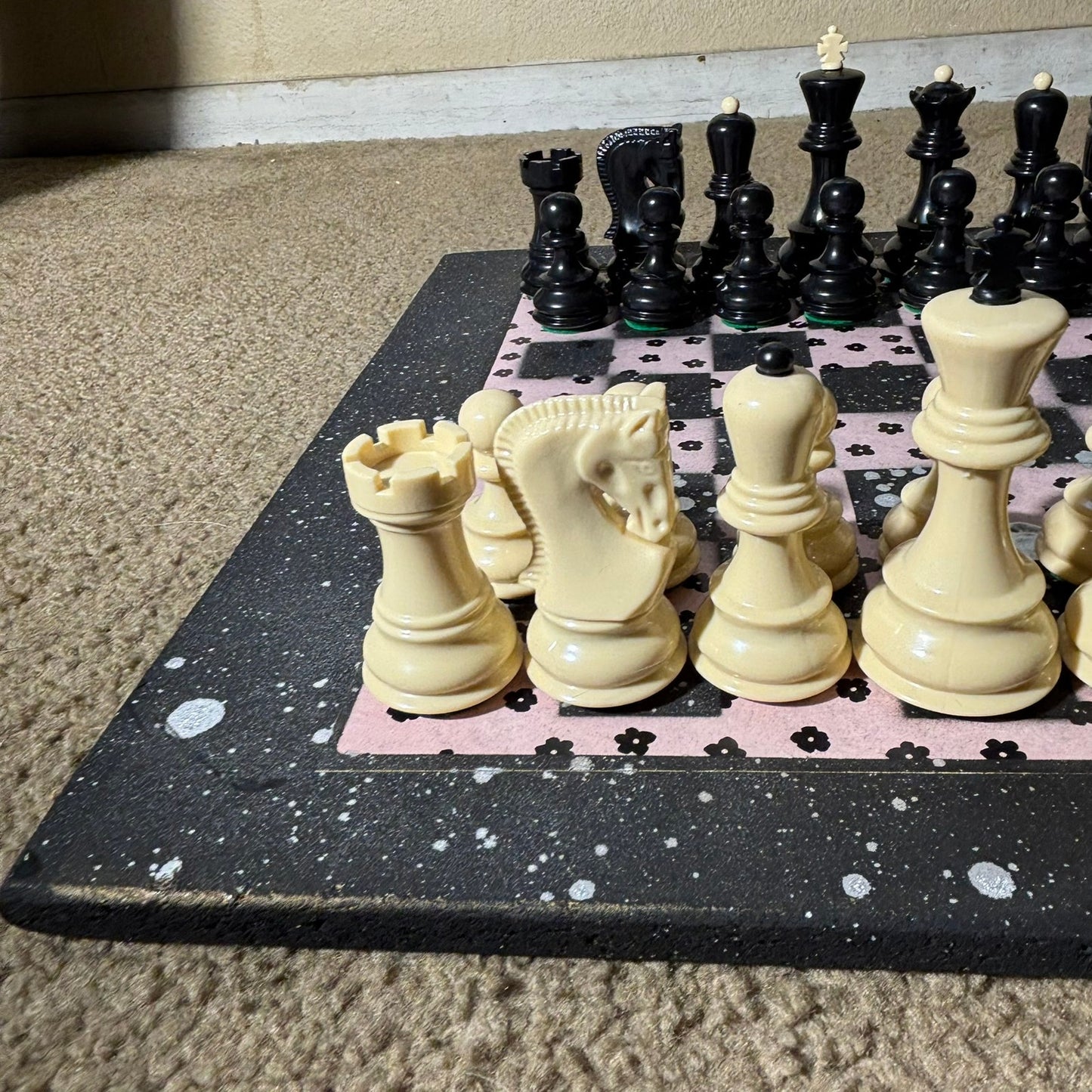 Light Pink Black Mini Flowers - Large Deluxe Chess Set