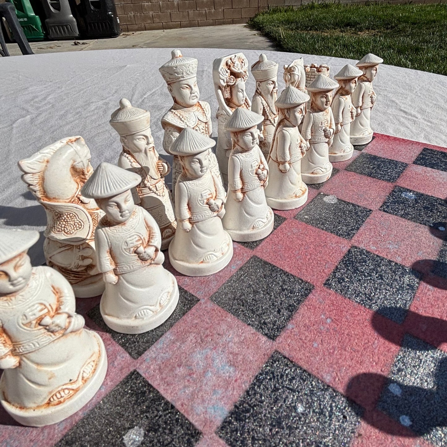 Mystic Red Black Fade - Chinese Edition Chess Set