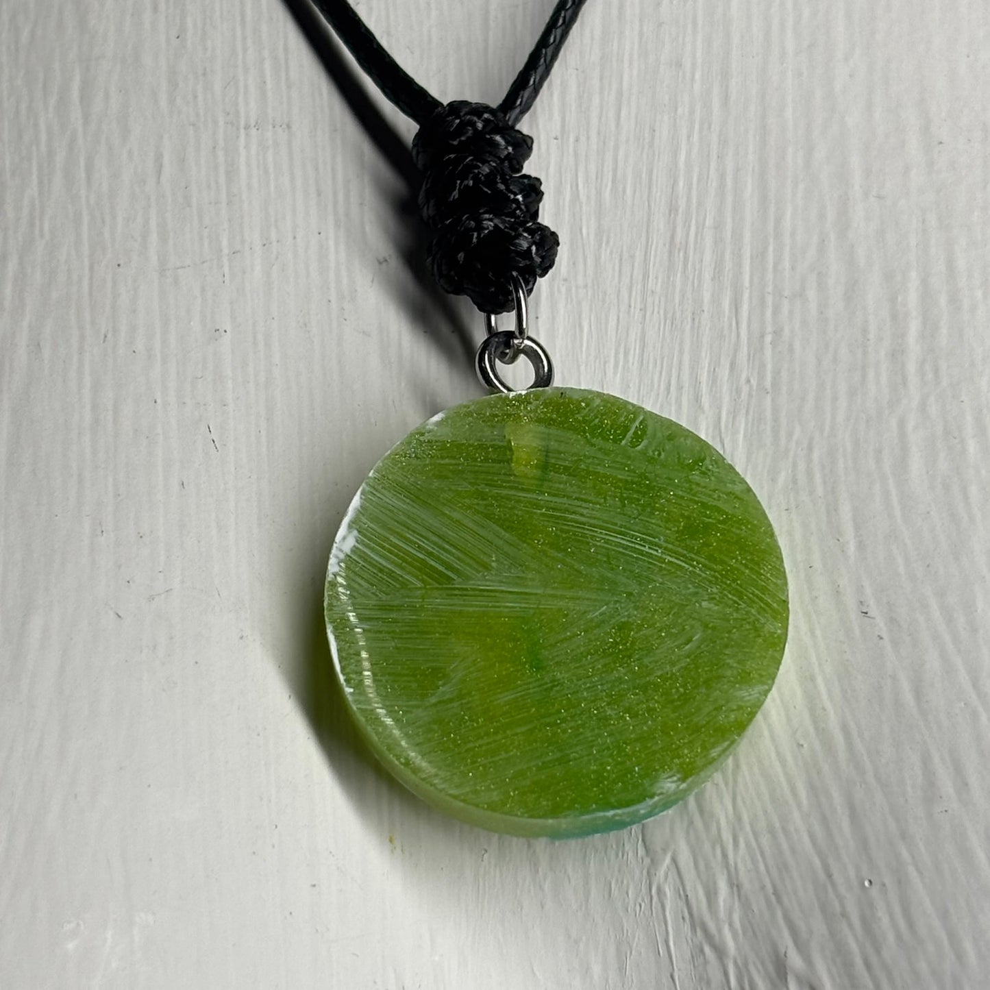 Mesh Green Queen - Handmade Resin Chess Necklace