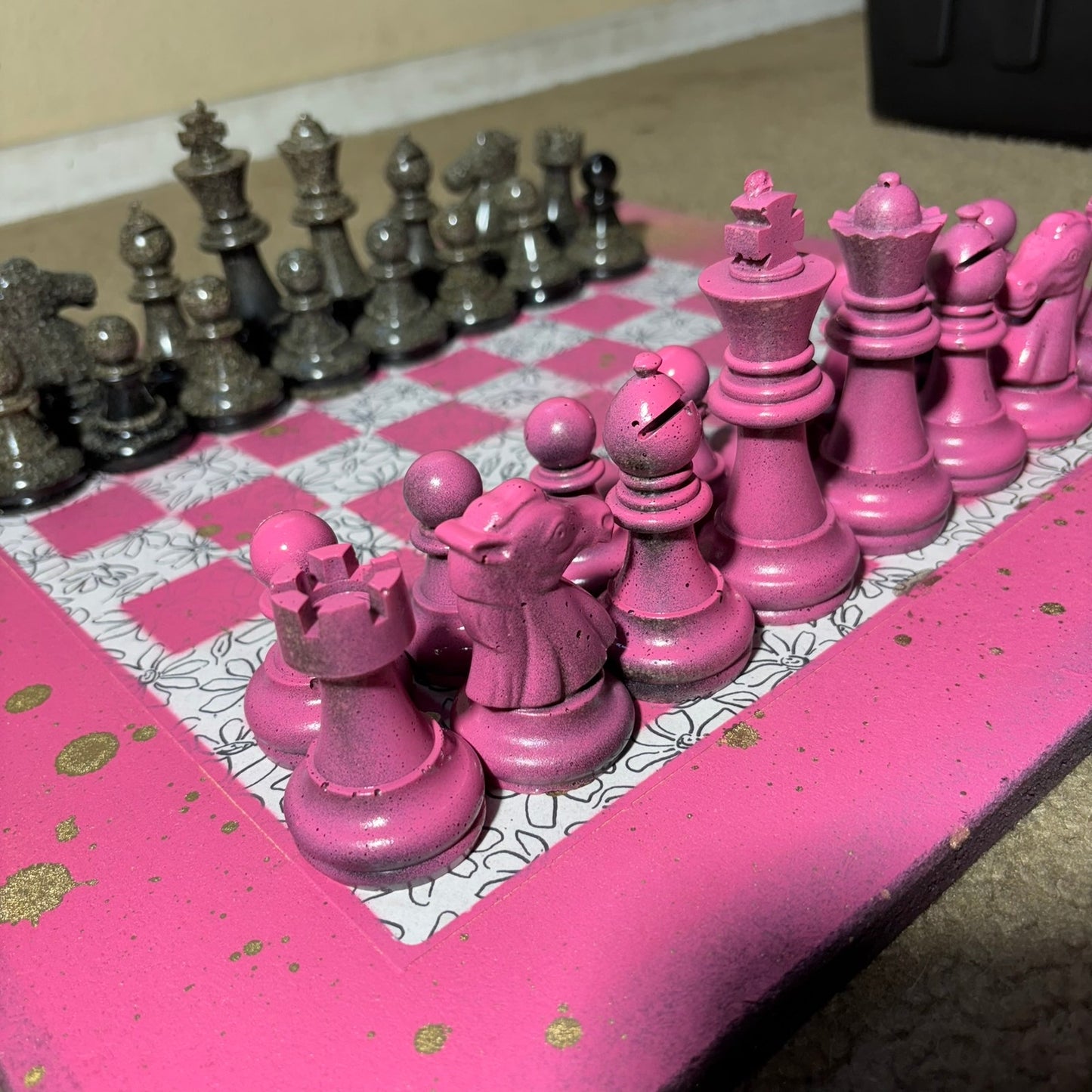 Supreme Pink Flowers - Large Deluxe Chess Set