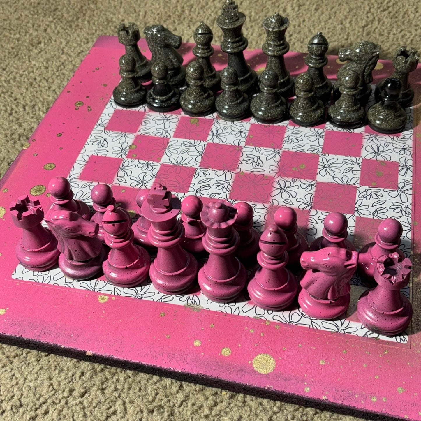 Supreme Pink Flowers - Large Deluxe Chess Set