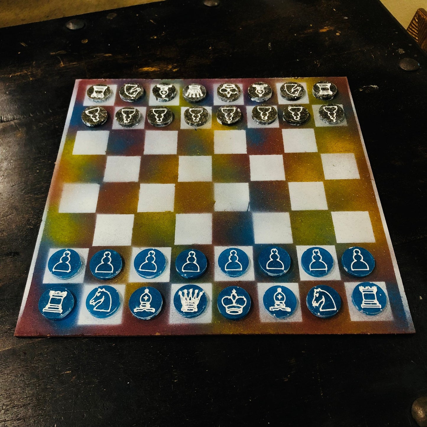 Color Mesh - Painted Chess Set