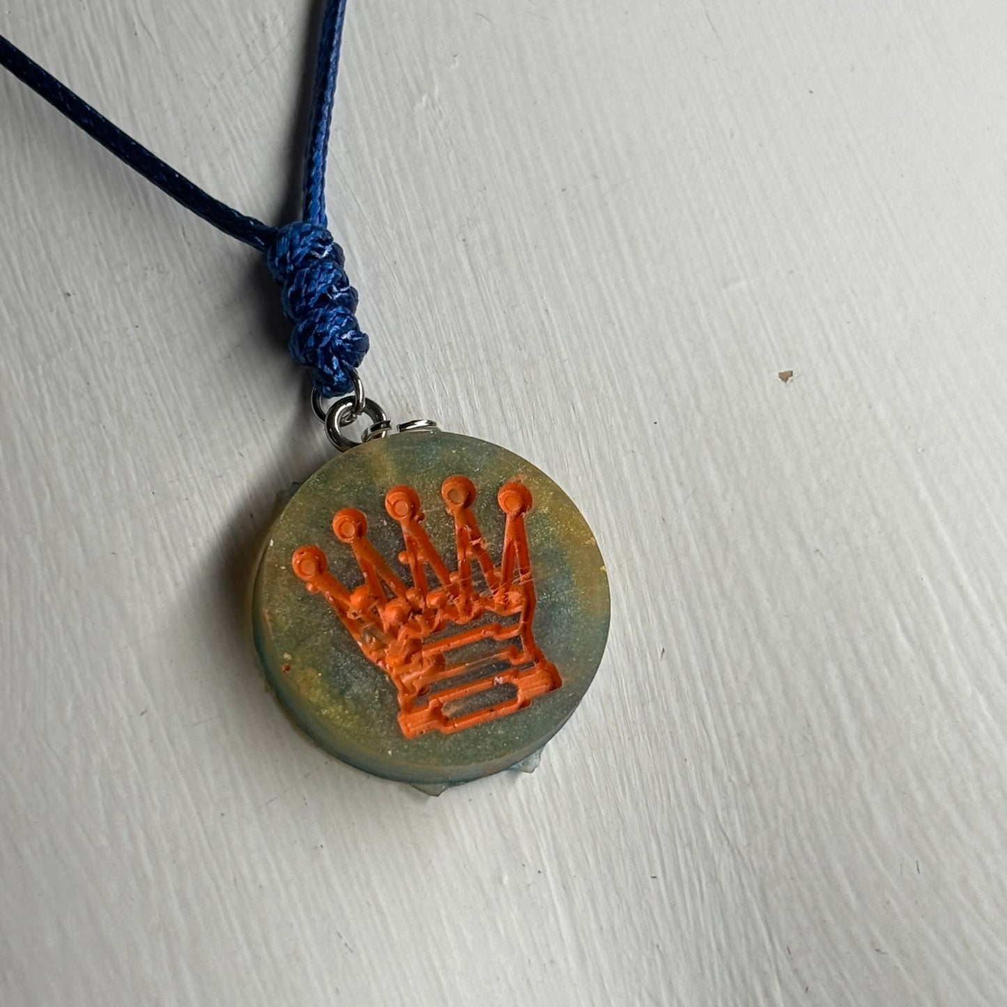 Nature Green Queen - Handmade Resin Chess Necklace