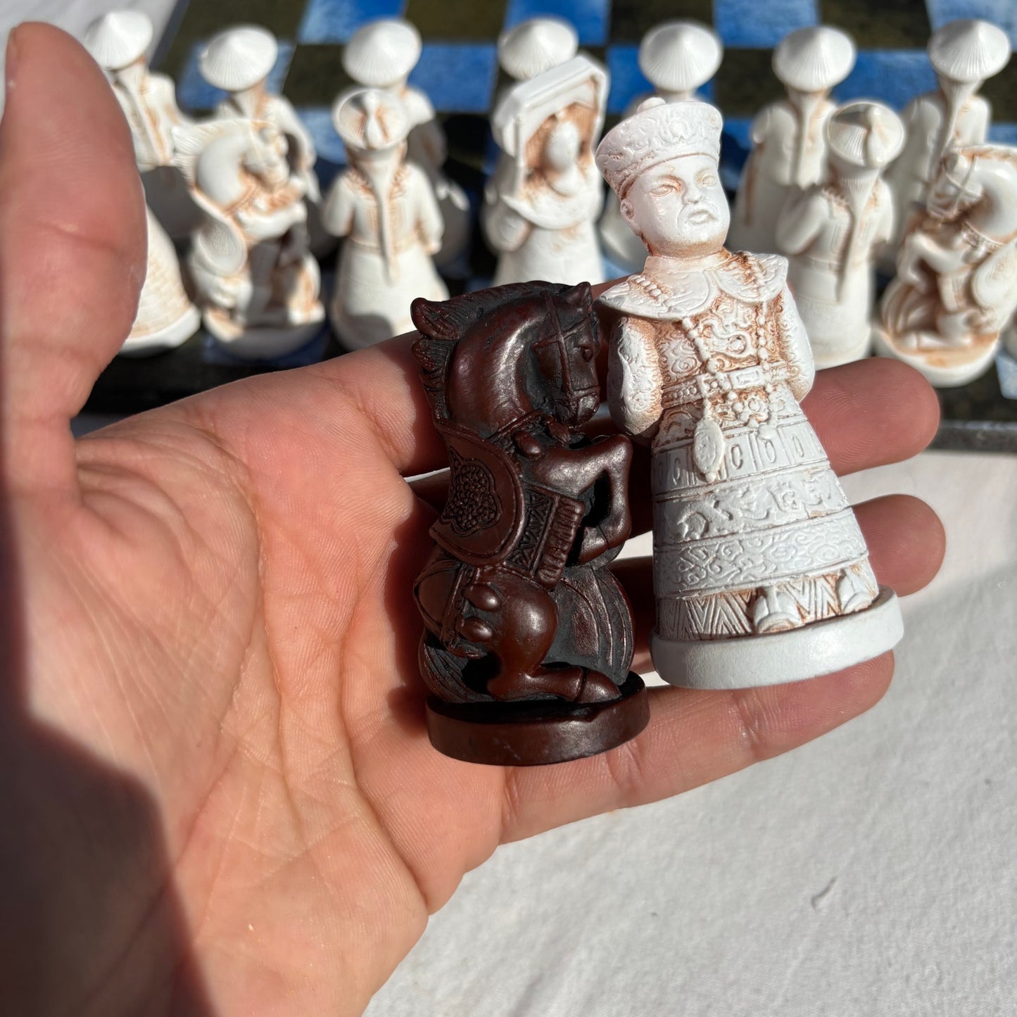 Black & Blue Stain - Chinese Edition Chess Set