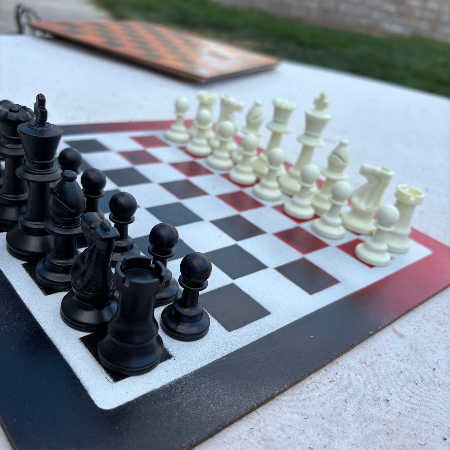 Speed Black & Red - Painted Chess Set